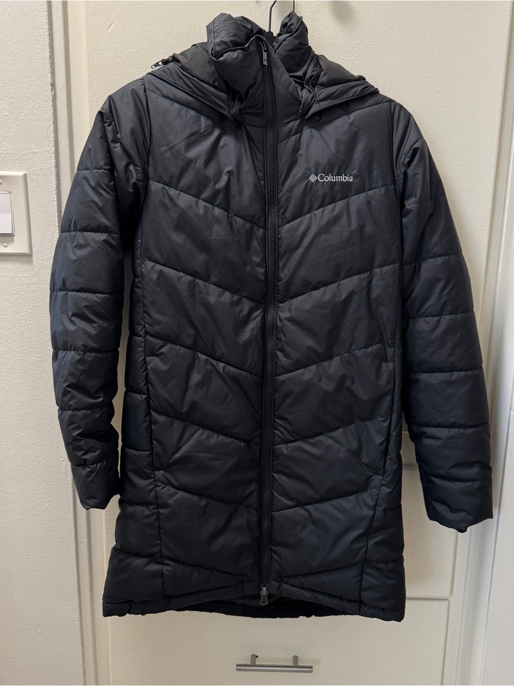 Columbia Black puffer Jacket - mid length